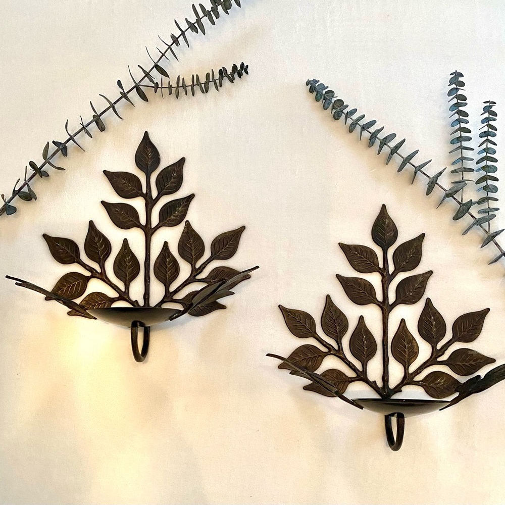 Set of 2 Metal Leaf Design Wall Mounted Sconce Pillar Candle Holders